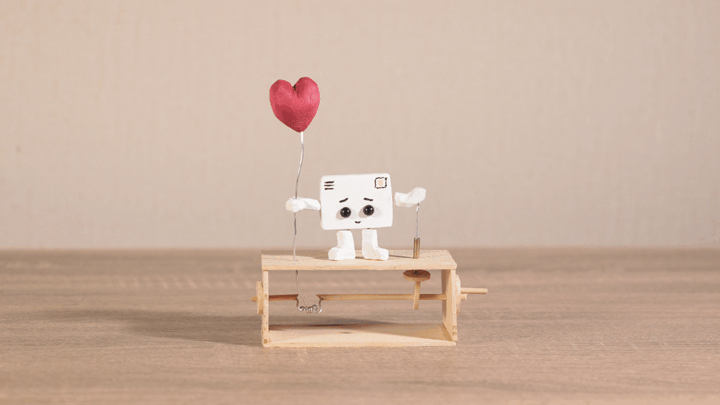 Love Letter Automaton